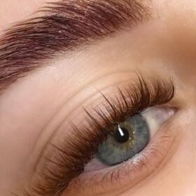 Black Brown Light Volume – jak pracować z rzęsami czarno-brązowymi?