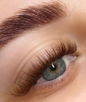 Black Brown Light Volume – jak pracować z rzęsami czarno-brązowymi?